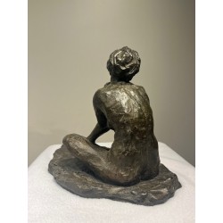 La suppliante - Sculpture bronze originale - Figure féminine en prière recueillement - Carol Saint Georges - vue de dos