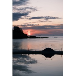 "Coucher de soleil sur piscine, Dinard" une photographie de Cédric Mignot | Galerie Fenêtresurartistes
